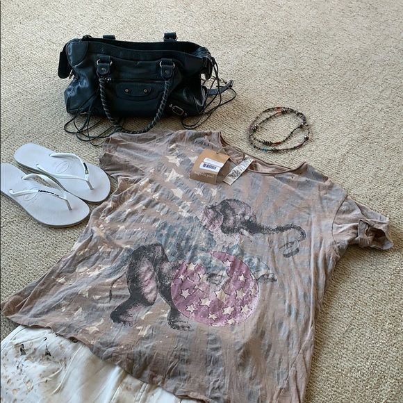 🎄Holiday Sale🎄Magnolia Pearl Main Act Tee - Picture 4 of 7